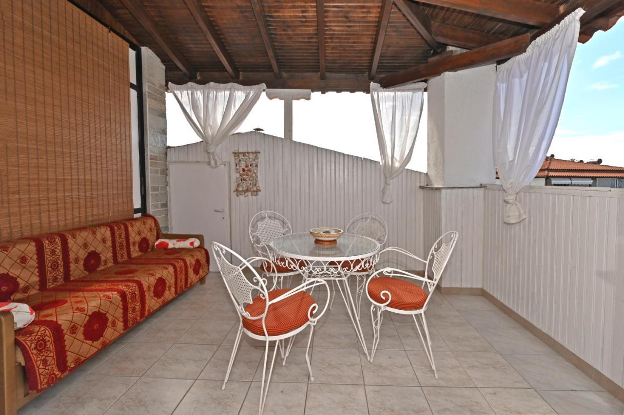 Dionisos Palms Apartments Paralia Dionysiou Buitenkant foto