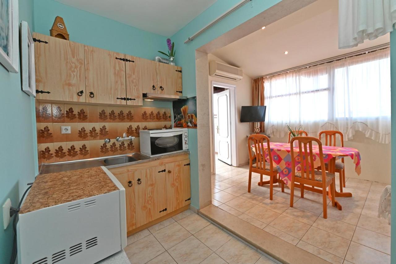 Dionisos Palms Apartments Paralia Dionysiou Buitenkant foto