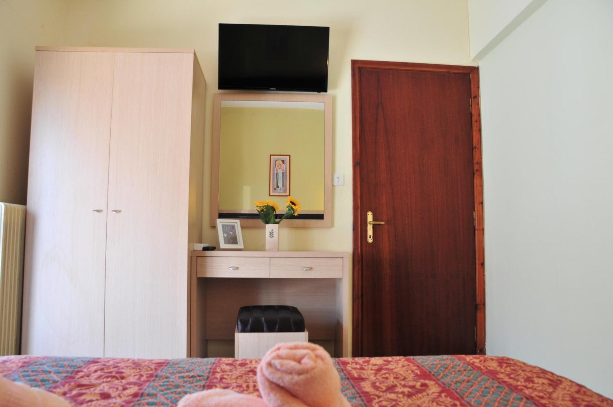 Dionisos Palms Apartments Paralia Dionysiou Buitenkant foto