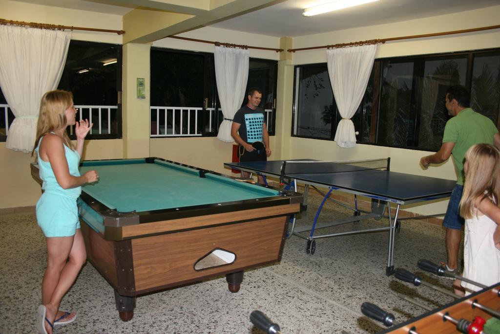 Dionisos Palms Apartments Paralia Dionysiou Buitenkant foto
