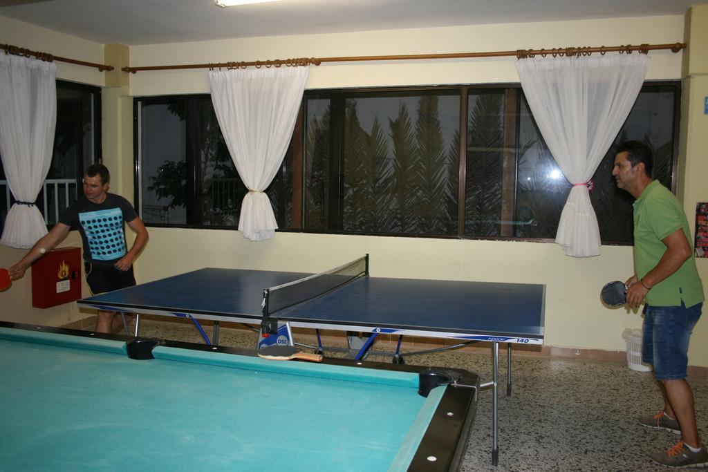 Dionisos Palms Apartments Paralia Dionysiou Buitenkant foto