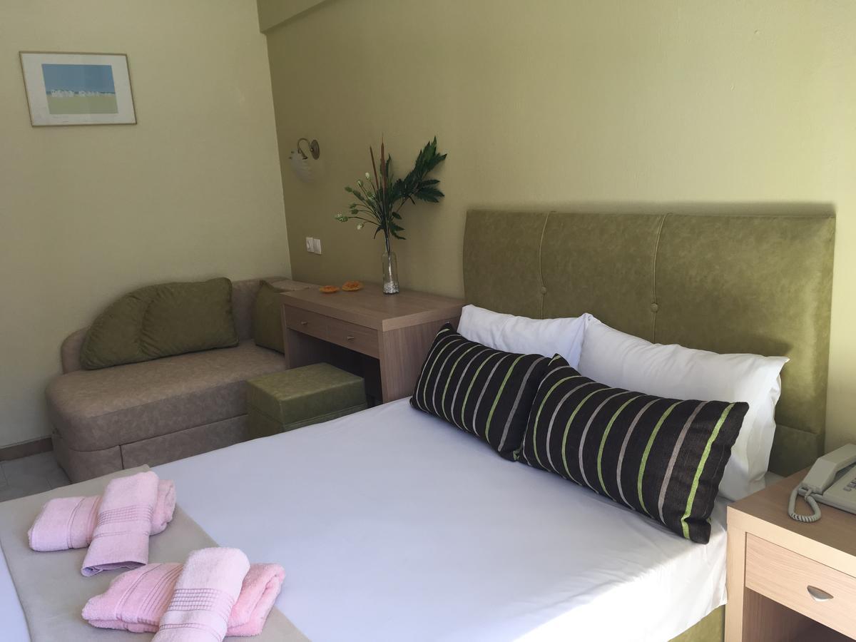 Dionisos Palms Apartments Paralia Dionysiou Buitenkant foto